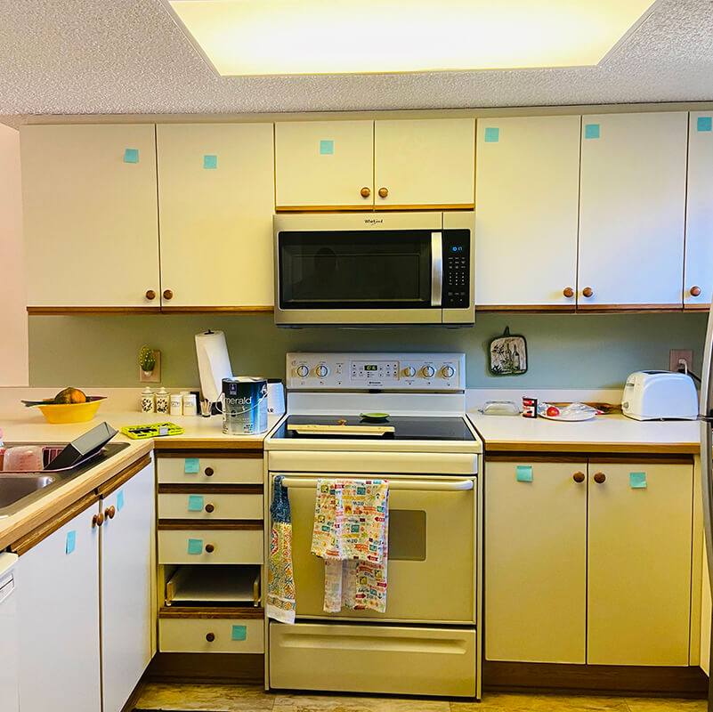 Kitchen cabinet before remodel