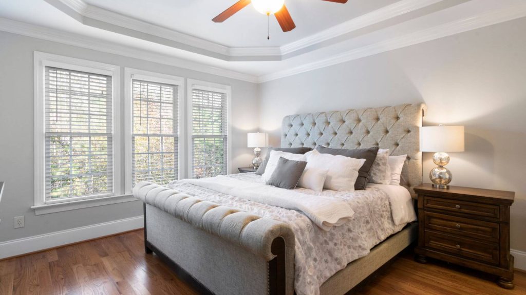 Bedroom wall color - grey