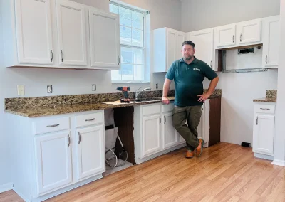 repaint your kitchen cabinet with professional painter in florida
